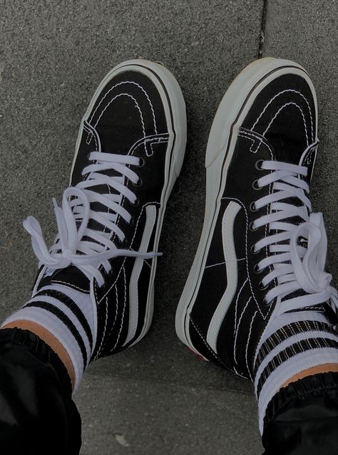 Vans High Tops Aesthetic, High Top Vans Aesthetic, Vans High Tops Outfit, Van High Tops Outfit, Outfits Con Vans, Vans Sk8 Hi Outfit, Sk8 Hi Outfit, High Top Outfit, Estilo Vans