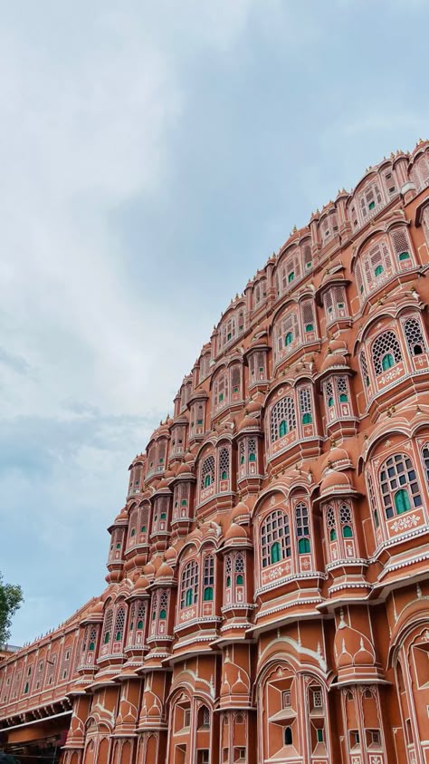 Rajasthan Aesthetic Wallpaper, Hawamahal Jaipur Photography, Jaipur Aesthetic Photography, Indian Places Aesthetic, Jaipur Asthetic Picture, India Wallpapers Aesthetic, Rajasthan Aesthetic Pictures, Wallpaper Indian Aesthetic, Jaipur Aesthetic Pictures