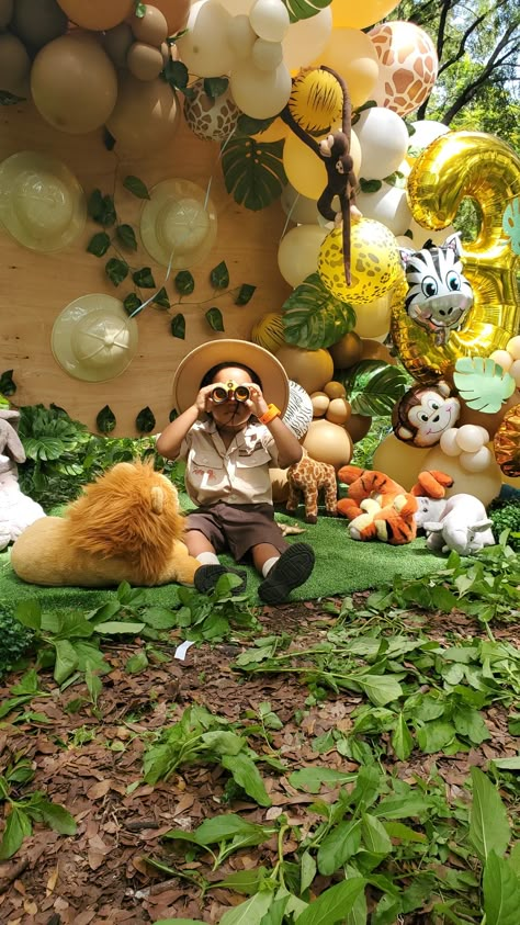 Wildlife Theme Party, Leo The Wildlife Ranger Party, Carousel Birthday, Animal Birthday Cakes, Jungle Theme Birthday, Ramadan Kareem Decoration, One Year Birthday, Third Birthday Party, Wild One Birthday Party