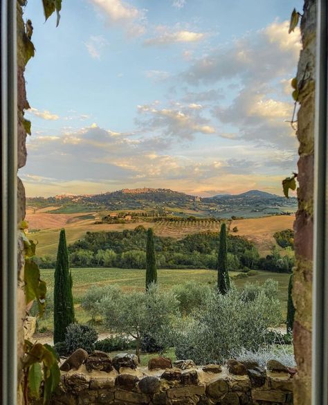 27.4k Likes, 160 Comments - Best Airbnb (@best_airbnb) on Instagram: “Honeymoon views . 📍#Tuscany #Italy // Photos by @windmilldreams — visit @lupaia to book” Somewhere In Northern Italy, Italy Vibes, Italian Countryside, Montepulciano, Italy Aesthetic, Italian Summer, Jolie Photo, Northern Italy, European Summer