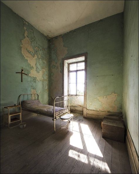 Abandoned Hospital Room, Creepy Hospital Room, Abandoned Hospital Creepy, Dark Hospital, Abandon Hospital, Creepy Hospital, Asylum Room, Abandoned Room, Hospital Art