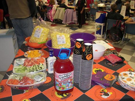 Elementary school classroom parties. Halloween always included the Monster Mash song. Valentine's Day was fun. I loved the Christmas party, because it was right before a two week break. Childhood Memories Halloween, Early 2000s Nostalgia Food, Early 2000s Fall Nostalgia, 2000s Halloween Nostalgia Aesthetic, Early 2000s Halloween Aesthetic, 2000 Halloween Nostalgia, Childhood Halloween Aesthetic, Halloween 2000s Nostalgia, 2000s Nostalgia Food