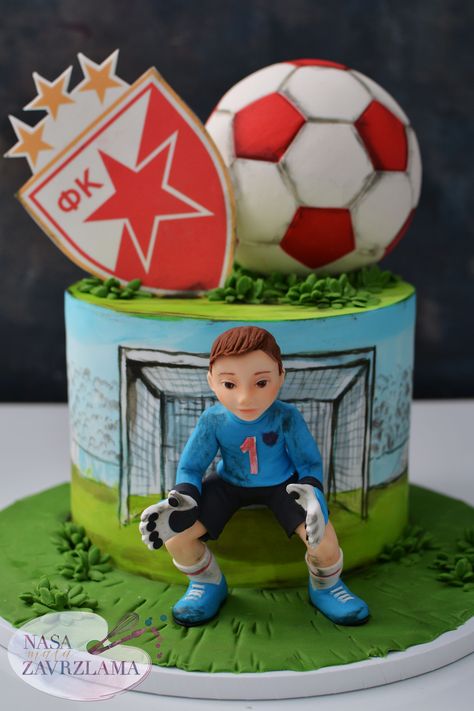 Goal Keeper Cake, Goalkeeper Cake, Basket For Your Boyfriend, Football Gift Baskets, Cake Football, Soccer Birthday Cakes, Football Gift Ideas, Football Cakes, Rodjendanske Torte