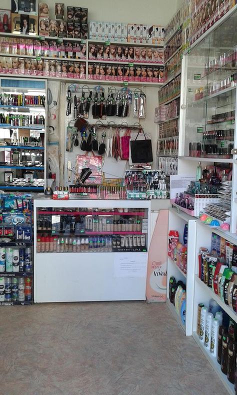 Nails Shop Design Salons Small Spaces, Gift Shop Interior Design Ideas, Makeup Shop Design, Beauty Shop Decor, Gift Shop Displays, Shop Counter Design, Fancy Store, Maquillage Yeux Cut Crease, Shop Counter