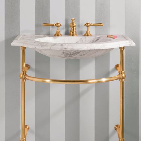 Vintage pedestal sink