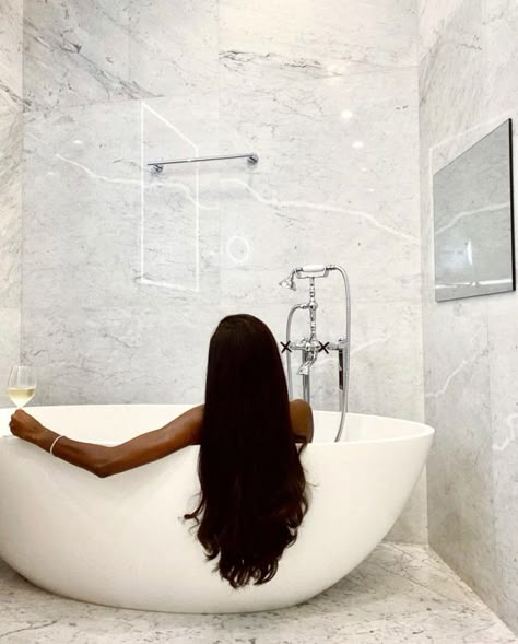 Hotel Bathtub Photoshoot, Bubble Bath Photoshoot, Bath Tub Aesthetic, Tub Photoshoot, Bathtub Shoot, Bathtub Photoshoot, Bathtub Pictures, Bathtub Aesthetic, Luxury Self Care