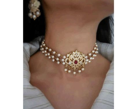 Pearl Choker Necklace Indian, Green Kundan Necklace, Pearl Necklace Indian, Necklace Gold Jewelry, Rajputi Jewellery, Indian Choker Necklace, Choker Necklace Designs, Kundan Necklace, Choker Set