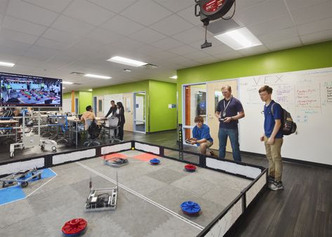 Stem School Design, Robotics Lab Interior Design, Stem Room Design, Robotics Organization, Robotics Classroom, Makerspace Classroom, Micro Teaching, Stem High School, Makers Space