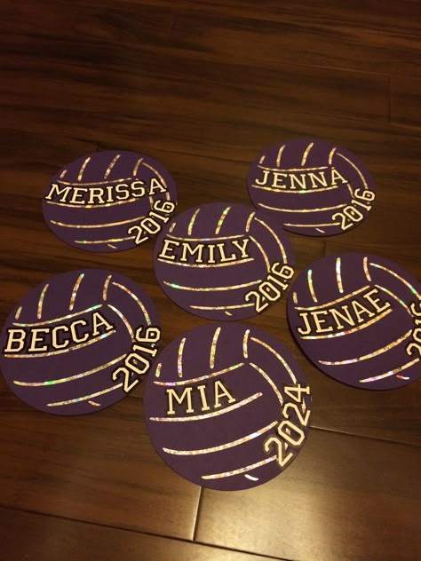 Locker signs cricut volleyball with metallic paper behind it. Ne and year of graduation Locker Sports Decorations, Volleyball Locker Signs Ideas, Volleyball Decorations For Lockers, Volleyball Cricut Projects, Sports Locker Signs, Volleyball Locker Decorations Ideas, Eyeblack Ideas, Volleyball Locker Signs, Volleyball Locker Decorations