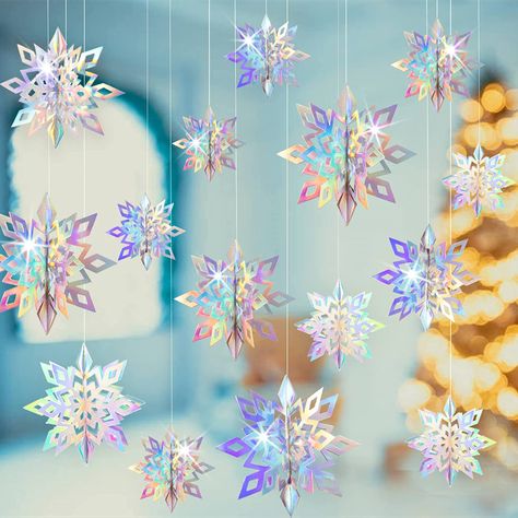 Gingerbread Decor Ideas, Snöflingor I Papper, Winter Wonderland Dance, Winter Wonderland-party, Christmas Birthday Party Decorations, Iridescent Christmas, Winter Wonderland Christmas Party, 3d Paper Snowflakes, Christmas Snowflakes Decorations