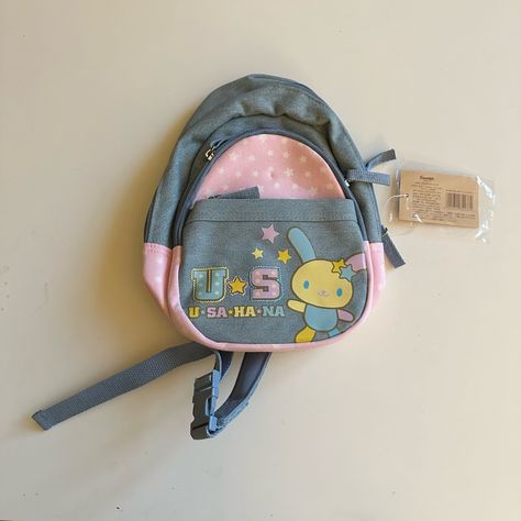 New Vintage Deadstock Y2k Usahana Sanrio Japan Sling Bag Kawaii Brand New With Tags From 2005. Never Used. Has Spot On Front I’m Unsure If Is Permanent Or Not Or What It’s From. Other Than That Flawless. Measurements Approximate. Photos Apart Of Item Description. No Returns Or Order Cancellations All Sales Final Usahana Sanrio, Sanrio Bags, Vintage Sanrio, Aesthetic Accessories, Sensory Board, Sanrio Japan, Sanrio Characters, New Vintage, Sling Bag