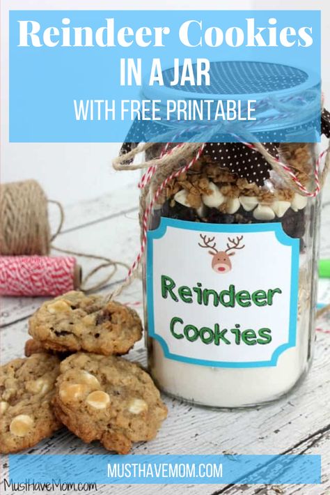 Reindeer Cookies in a jar recipe. These reindeer cookies in a jar are great to have on hand for those last minute gift ideas. Get the cookie recipe and free printable on the blog. Mason Jar Cookie Recipes, Mason Jar Cookie, Mason Jar Cookies Mix, Cookies In A Jar, Mason Jar Cookies, Reindeer Cookies, Christmas Food Gifts, Mason Jar Meals, Christmas Jars