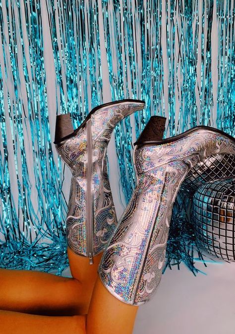 Cowgirl Glam Aesthetic, Sparkle Cowgirl Aesthetic, Cowgirl Disco Aesthetic, Retro Glam Aesthetic, Space Cowgirl Aesthetic, Sparkly Cowboy Boots, Sparkly Cowgirl Boots, Disco Cowgirl Aesthetic, Glam Cowboy