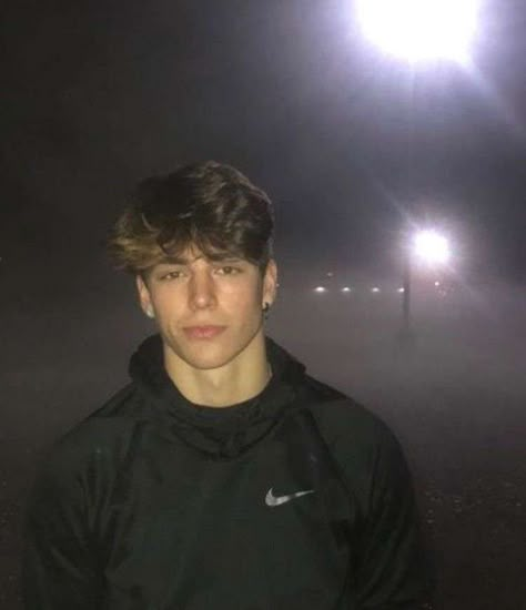 Dark Brown Hair Blue Eyes Men, Good Jawline Guys, Guys With Light Brown Hair, Fine Teenage Boys, Middle Part Aesthetic, German Boys Aesthetic, Light Brown Hair Guy, Teenager Boy Haircut, Brunette Teen Boy