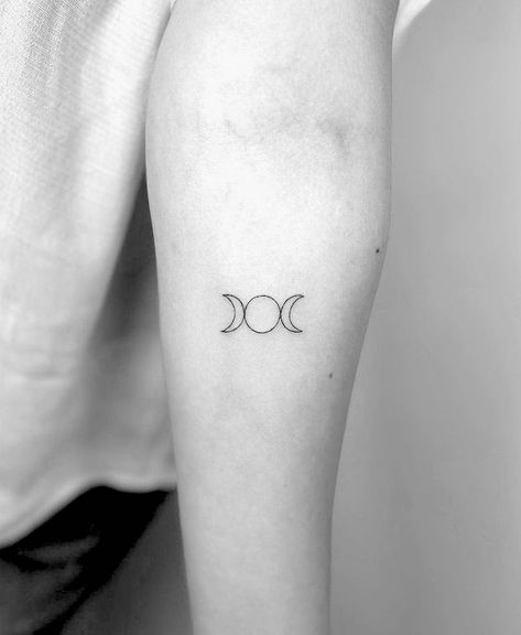 Triple Moon Tattoo, Feminine Moon Tattoo, Small Moon Tattoos, Our Mindful Life, Moon Tattoos, Witch Tattoo, Goddess Tattoo, Omerta Tattoo, Fantasy Tattoos