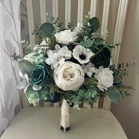 Bouquet To Go With Green Dress, Emerald Green Wedding Bouquet Bridesmaid, Dark Green Flower Bouquet, Forest Green Wedding Bouquet, Forest Green Bouquet, Dark Green Wedding Bouquet, Green Prom Bouquet, Emerald Green Flower Bouquet, Emerald Green Wedding Flowers