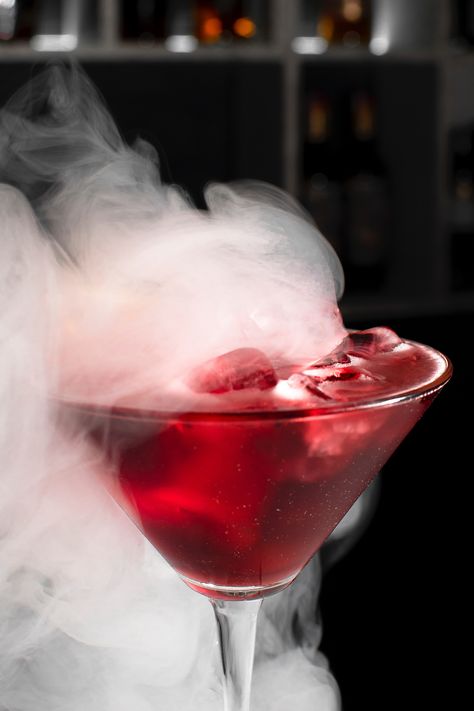 Smoked Cocktail Recipes, Smoky Drinks, Smoked Margarita, Smoked Drinks, Smoked Cocktail, Cranberry Cobbler, Smoked Whiskey, Basic Cocktails, Cocktail Cups