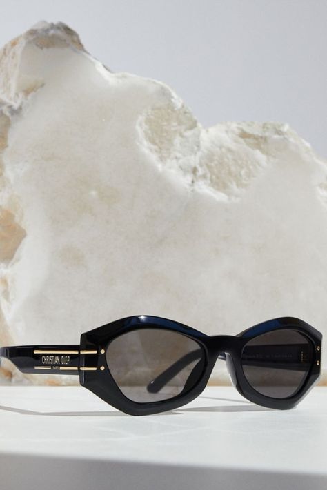 Dior Sunglasses FW21 Mytheresa Dior Glasses, Eyewear Photography, Dior Sunglasses, Luxury Eyewear, Stylish Glasses, Heritage Brands, Cat Eye Sunglasses, Sunnies, Square Sunglass