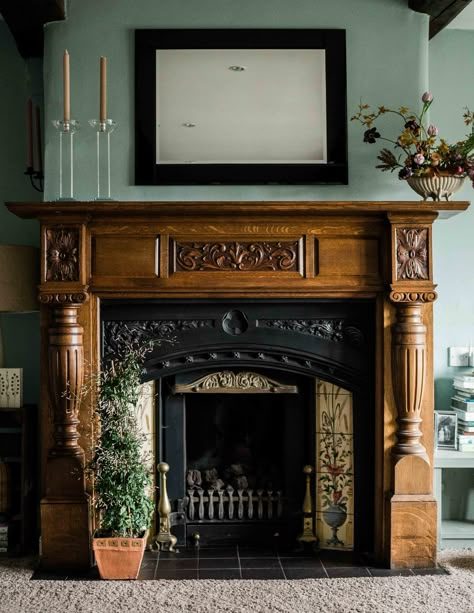 Old English Cottage Interiors Fireplaces, Old Home Fireplace, English Fireplace Ideas, Old English Fireplace, Cottage Core Fireplace, English Cottage Fireplace, 1850s House, English Cottage Dining Room, Old English Cottage Interiors