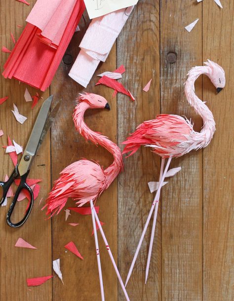 Flower Wall Hanging Decor, Room Hanging Decor, Diy Paper Wall Hanging, Flamingo Craft, Wall Hanging Ideas, Paper Mache Animals, Ann Wood, Flower Wall Hanging, Hanging Ideas