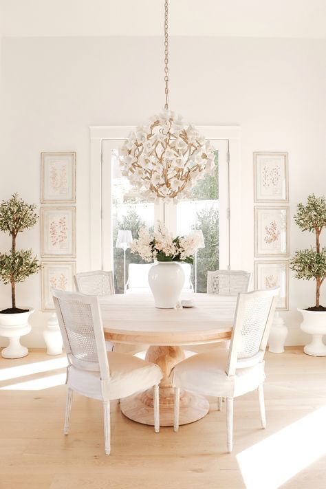 French-Inspired Pedestal Dining Table | Obsessed with this dining room look! | Kristy Wicks French Breakfast Nook, Kristy Wicks, French Accessories, Scandi Living, White Dining Room, Elegant Dining Room, Pedestal Dining Table, Dining Room Inspiration, Breakfast Nook