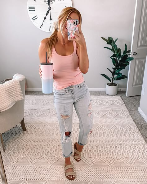 Cali Spring Outfits, Womans Summer Outfits, Hot Mom Summer Outfits, Easy Mom Outfits Summer, Florida Mom Outfits, Spring Casual Outfits Women Over 40 Mom Style, Hot Momma Outfits, Cute Spring Outfits Casual, Cute Casual Summer Outfits