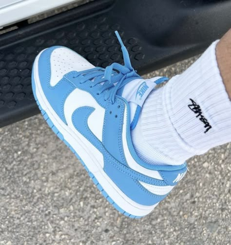 Black Nike Shoes Outfit, Nike Dunk Low University Blue, Dunk Low University Blue, Nike Blazer Outfit, Sneaker Trend, Nike Shoes Girls, Black Nike Shoes, Jordan Shoes Girls, Pretty Shoes Sneakers