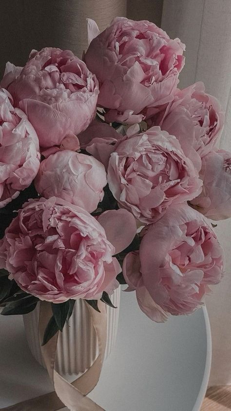 Flores Wallpaper, Peony Wallpaper, Vintage Flowers Wallpaper, Boquette Flowers, Nothing But Flowers, Flower Therapy, Peonies Bouquet, Beautiful Bouquet Of Flowers, Luxury Flowers