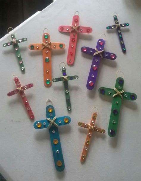 Cross Popsicle Stick Crafts, Popsicle Cross Craft, Diy Easter Cross Decorations, Popsicle Stick Cross Craft, Cross Ornaments For Kids, Take Up Your Cross And Follow Me Craft, Diy Cross Ornaments, Easter Crosses Crafts Diy, Popsicle Stick Cross