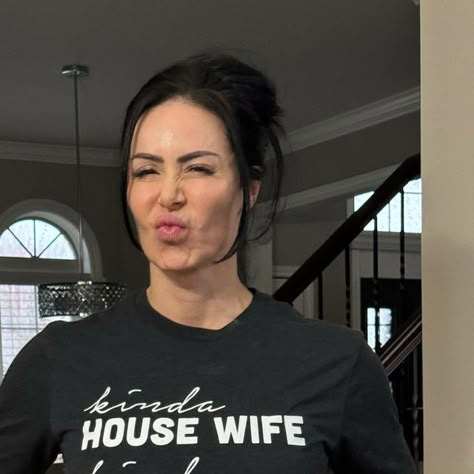 Kendra Lust™ on Instagram: "#youaintaboutthatlife Thug wife #housewifelife #fridayvibes #2pac" Just Do It Wallpapers, Beautiful Aged Women, 30 Day Plank, 30 Day Plank Challenge, Samantha Jones, Female Actors, Lil Black, Plank Challenge, Kevin Costner