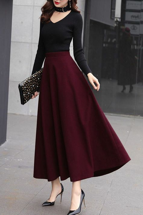 Long Skirt Outfits, Looks Chic, Flared Skirt, Modest Dresses, Black Top, Skirt Outfits, Flare Skirt, Casual Outfit, Fashion Lover