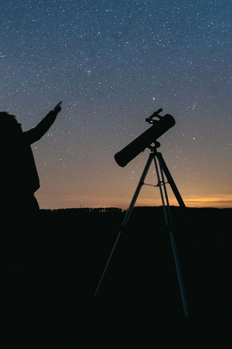 Stargazing Telescope Aesthetic, Astronomy Telescope Aesthetic, Stargazing Date Aesthetic, Astrophotography Aesthetic, Star Telescope, Telescope Stargazing, Astronomer Aesthetic, Telescope Aesthetic, Stargazing Telescope