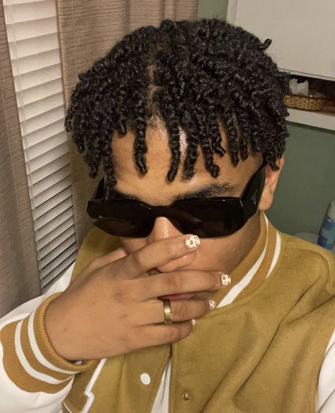 Twist Hair Men, Mini Twists Natural Hair, Two Strand Twist Hairstyles, Mens Twists Hairstyles, Hair Twists Black, Short Hair Twist Styles, Dread Hairstyles For Men, Natural Hair Men, Twist Cornrows