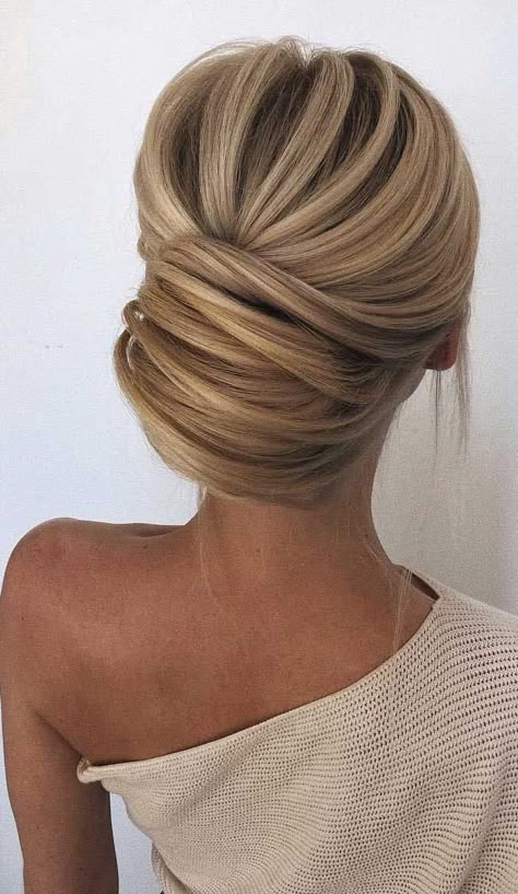 Wedding Hair Up, Wedding Readings, Mother Of The Bride Hair, Elegant Wedding Hair, Bride Hair, Wedding Hair Inspiration, Low Bun, Penteado Cabelo Curto, Elegant Bride