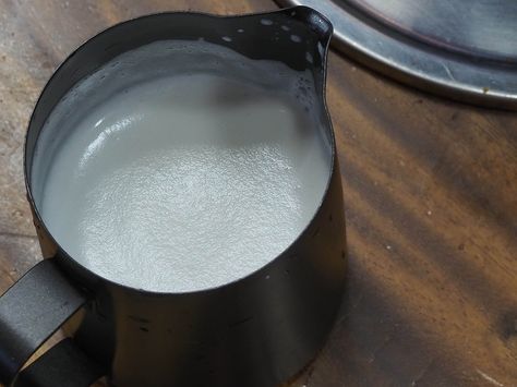 How to Make Steamed Milk at Home - 2 Ways Diy Steamed Milk, Steam Milk Without Steamer, How To Steam Milk At Home, How To Steam Milk Without A Steamer, How To Make Steamed Milk, Steamed Milk Recipe, Steamed Milk At Home, How To Steam Milk, Cold Coffee Drinks Recipes