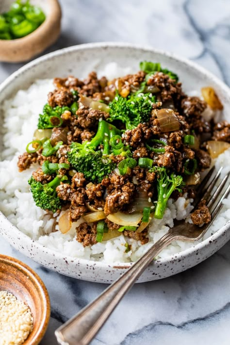 Beef And Broccoli Sauce, Dorm Meals, Broccoli Healthy, Ground Beef And Broccoli, Sauteed Chicken Breast, Kung Pao Chicken Recipe, Beef Potatoes, Healthy Ground Beef, Beef Broccoli