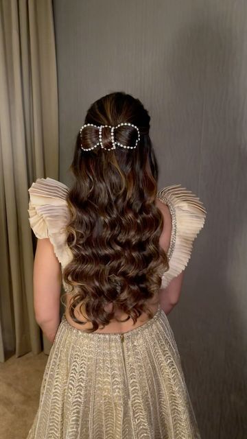 Cute Open Hair Hairstyles, Sangeet Hairstyles For Bride, Advance Hairstyles, Reception Hairstyle, Open Hairstyle, Reception Hairstyles, Easy Party Hairstyles, Down Hairstyles For Long Hair, Party Hairstyle