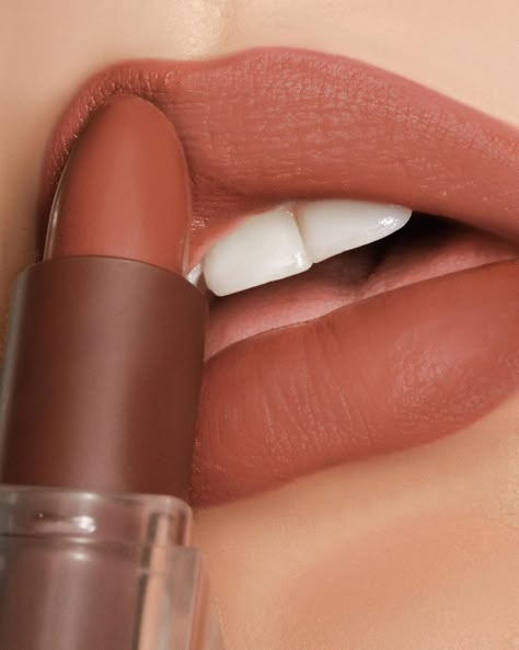 90s Lipstick Shades, 90s Lipstick, Best Lipstick Shades, Beige Lipstick, Matte Lipstick Shades, Peach Lipstick, 90s Glam, Peach Lips, Prom Eye Makeup