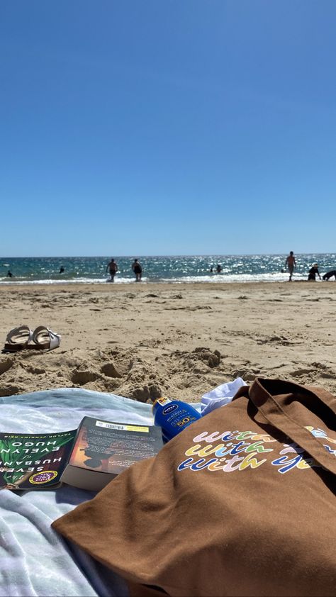 Australian Life Aesthetic, Australian Beach Aesthetic, Australian Summer Aesthetic, Basic Aussie Girl Summer, Australian Aesthetic, Beach Sunbathing, Aussie Beach, Melbourne Trip, Dad Aesthetic