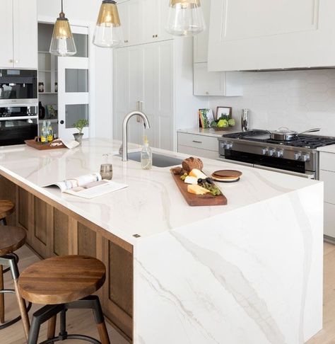 Calacatta Gold Quartz Kitchen, Silestone Eternal Calacatta Gold, Calacatta Gold Kitchen, White Quartz Kitchen, Calacatta Gold Quartz, Cambria Countertops, Cambria Quartz, Quartz Kitchen Countertops, Marble Kitchen