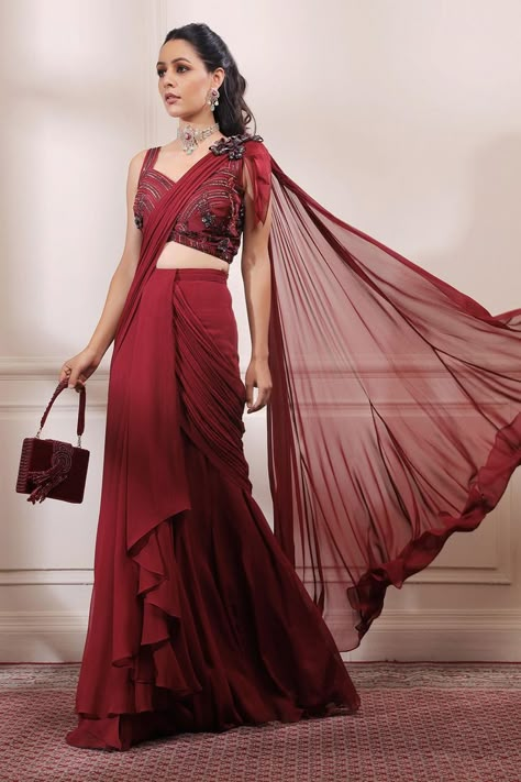 Isha Gupta, Drape Sarees, Draped Saree, Fancy Sarees Party Wear, Saree Gown, Drape Saree, Saree Designs Party Wear, Indian Dresses Traditional, Designer Saree Blouse Patterns