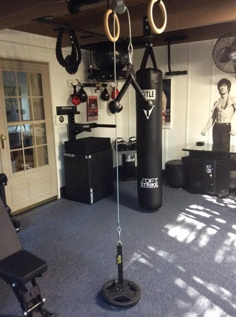 Home Gym Basement, Backyard Gym, Home Gym Garage, Trening Sztuk Walki, Mma Gym, Diy Home Gym, Diy Gym, Basement Gym, Gym Room At Home