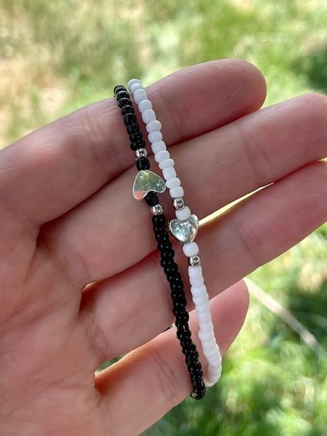 Bracelets For A Friend, Matching Bracelets For Best Friends Aesthetic, Braclate For Men, Bracelet For Him Diy, Matching Breclate, Matching Bracelets Homemade, Accessories Handmade Ideas Simple, Relationship Bracelets Diy, Matching Friend Bracelets