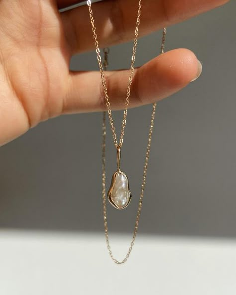 Fine Jewelry Necklaces, Gold Jewelry Pearl, Necklace Inspo Gold, Elegant Necklaces Gold, Gold Handmade Jewelry, Golden Jewelry Necklace, Neckless Gold, January Jewelry, Cute Necklaces Aesthetic