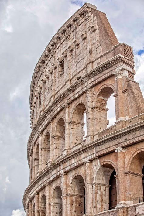 Roman Buildings Architecture, Roman Architecture Aesthetic, Ancient Rome Architecture, Ancient Rome Aesthetic, Rome Buildings, Greek And Roman Architecture, Roman Buildings, Rome Italy Colosseum, Rome Architecture