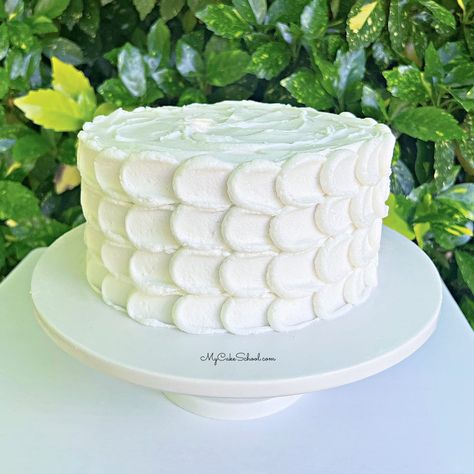 Pulled Dot Cake Decorating, Textured Cake Decorating, Buttercream Petal Cake, Simple 3 Tier Cake Designs, Spatula Cake Decorating, Women Birthday Cakes Elegant, Cake Side Designs, Petal Cake Design, Cake Decorating Buttercream