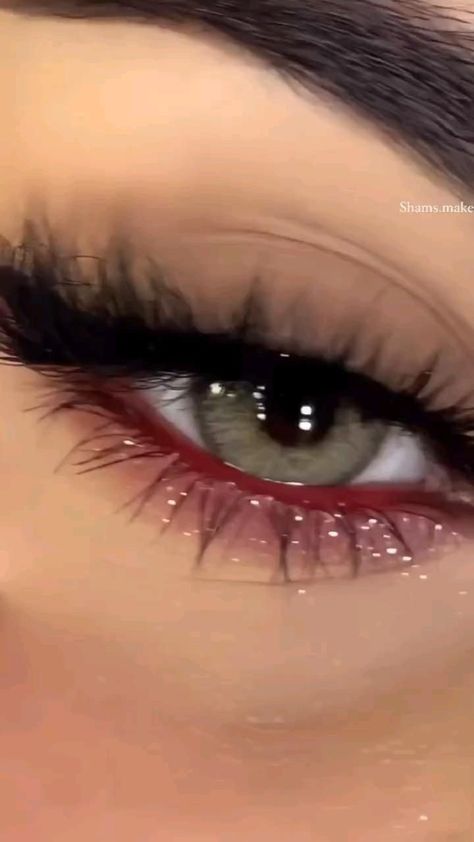 Hoco Makeup With Red Dress, Makeup Ideas Dark Eyes, Red Inspo Makeup, Red Makeup For Halloween, Red Siren Makeup, Hoco Make Up Ideas, Halloween Red Makeup Ideas, Red 15 Makeup, Makeup Ideas For Black Hair