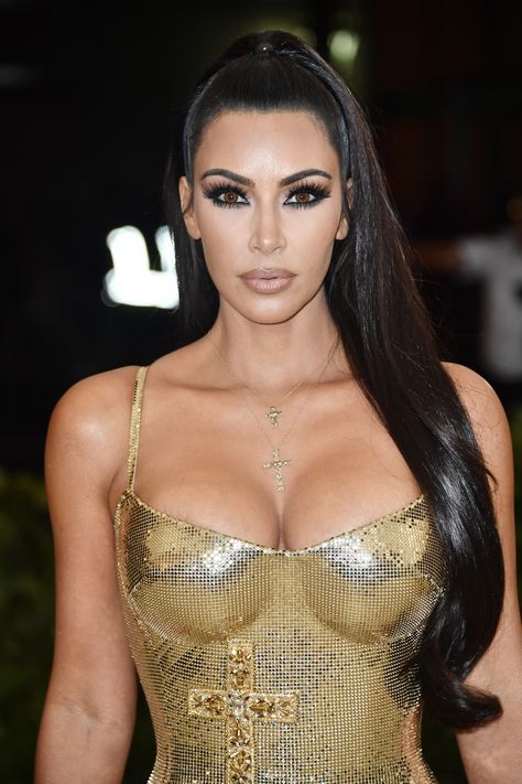 Kardashian Makeup, Kim Kardashian Makeup, Kim Kardashian Hair, Kardashian Hair, Kim Kardashian Outfits, Met Ball, Kardashian Outfit, Kim Kardashian Style, Popsugar Beauty