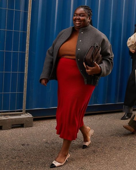 Red Colorblock Outfit, Burgundy Color Block Outfit, Orange Skirt Street Style, 60 Degrees, Brown Vest, Outfit Formulas, Red Skirts, Outfit Combinations, Vest Top