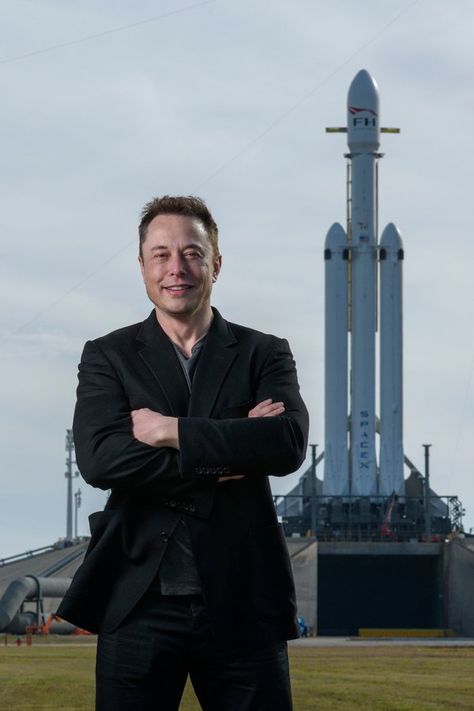 Watch the SpaceX Falcon Heavy Rocket Launch Today - The New York Times Elon Musk Rocket, Elon Mask, Boring Company, Spacex Falcon Heavy, Elon Reeve Musk, Tesla Spacex, Elon Musk Spacex, Elon Musk Quotes, Spacex Rocket